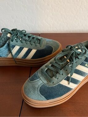 adidas Green Suede Low-Top Sneakers with Cream Stripes and Gum Sole